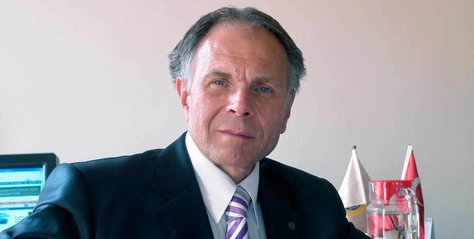 Prof. Dr. Şafak Ural